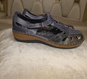 Propet Dark Blue and Silver Leather Sandals NWOT